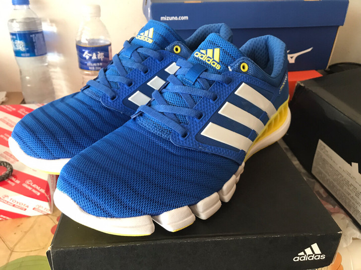 全新正品阿迪 夏天穿的鞋底透气CC