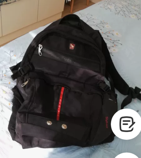 爱华仕双肩包，七成新 感兴趣的话点“我想要...