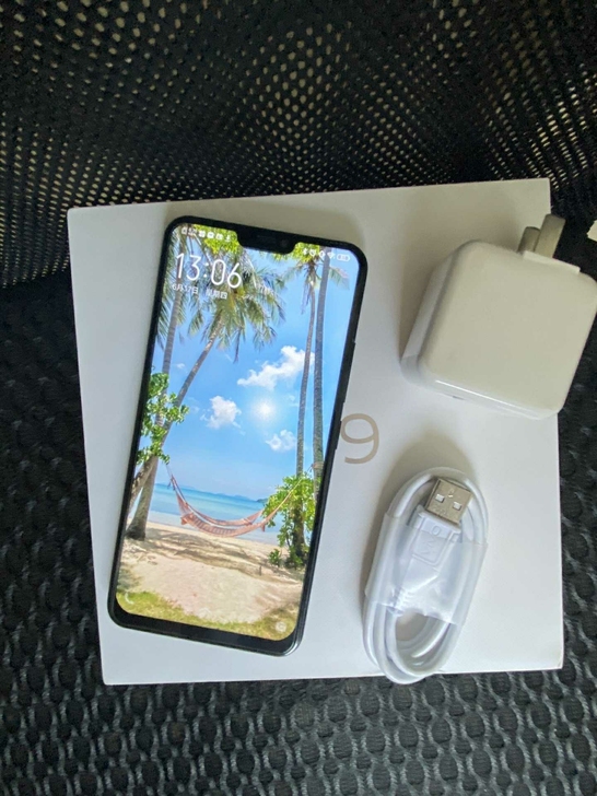 vivoX21   9成新6+128运行正...