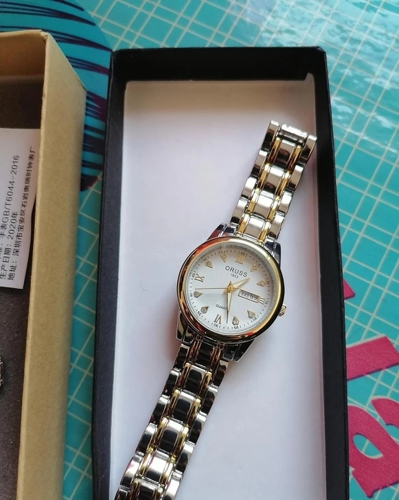 出闲置女士防水时尚手表一块，生日朋友赠送的...