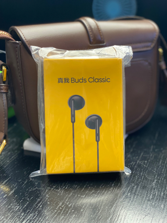 便宜出售耳机，真我Buds Classic...