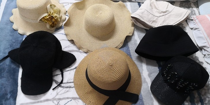 帽子合集，最右边三个是全新的，草帽，毛呢雷...