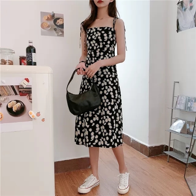 长胖了，买回来很多衣服裙子都穿不了，真是欲...