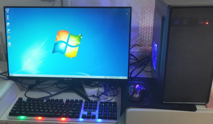 24寸先科无边框曲屏液晶显示器，个人使用，...