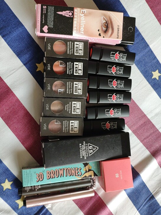 低价处理15一个  眼线口红腮红眼影睫毛膏...