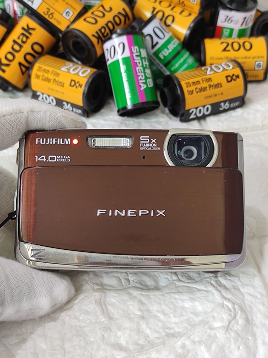 FUJIFILM 富士FinePix Z8...