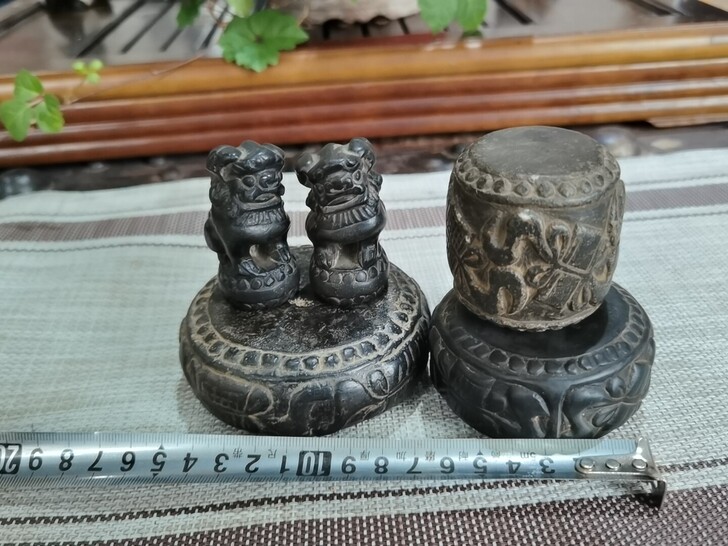 石雕摆件工艺品，镇纸石狮，镇纸绣古墩，一堆...