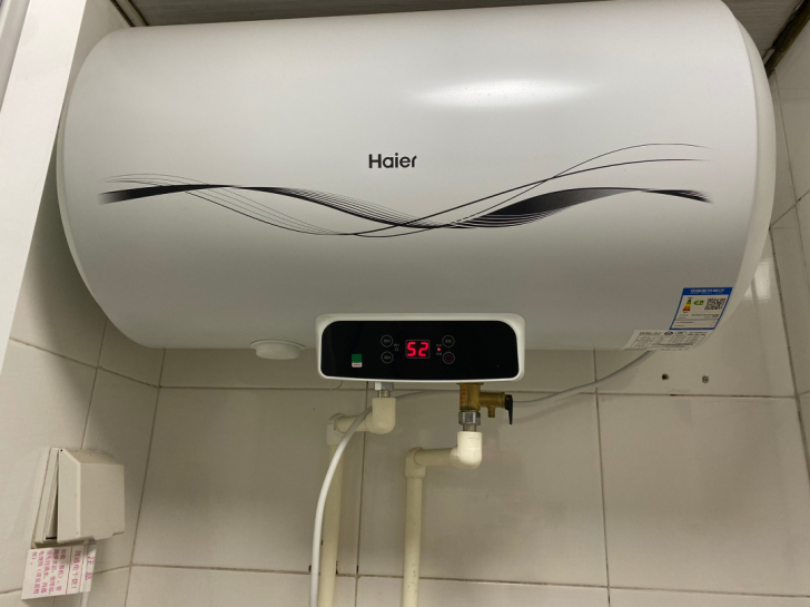 因搬家出售海尔热水器，加热速度快，冬季可连...