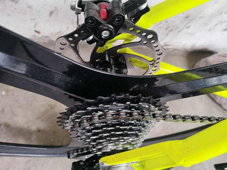 特价一台自行车，刚买不久，由于急需用钱，所...