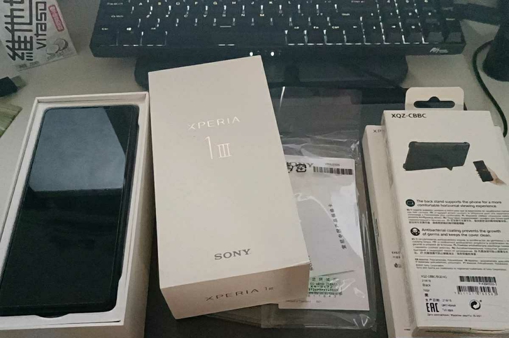 索尼xperia 1 iii，黑色，无磕碰...