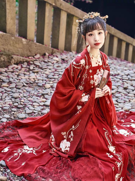 出租汉服【十三余 小豆蔻儿】[牡丹国色]刺...