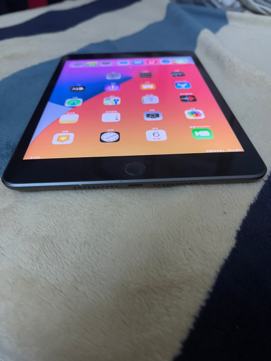 出一台港版插卡版本ipadmini5游戏神器