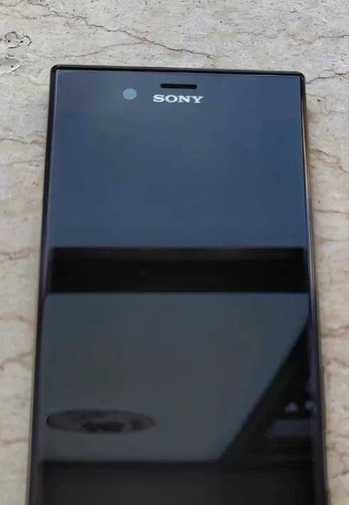 索尼xz 3+32 无磕碰，赠充电线，耳机
