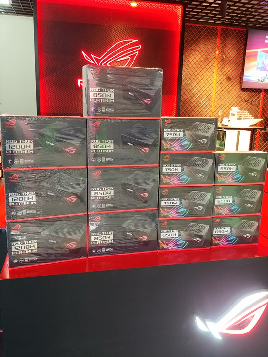 ROG 850w  雷神电源，全新，全国联保