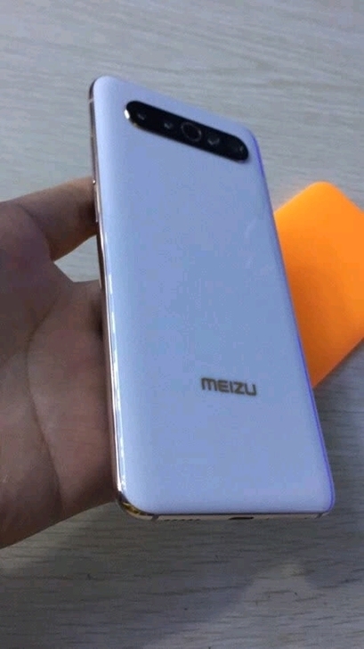 自用魅族17独角兽。平时比较爱惜，成色可以...