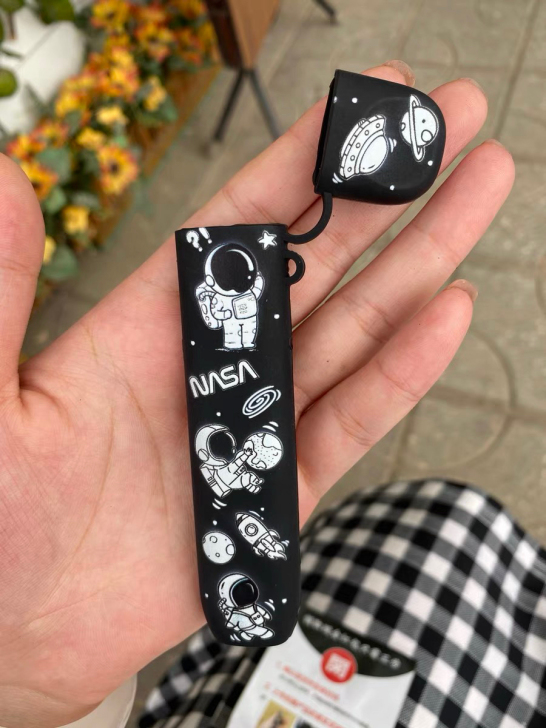 保护壳，硅胶的，质地舒服，没有异味，大小适...