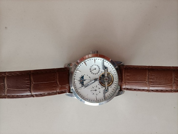 机械手表有没有感兴趣的120元