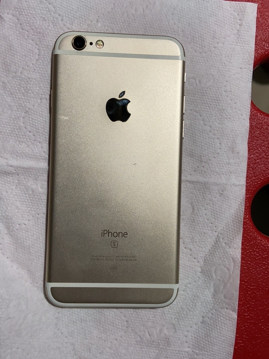 iphone6S算是一代神机了，是128g...