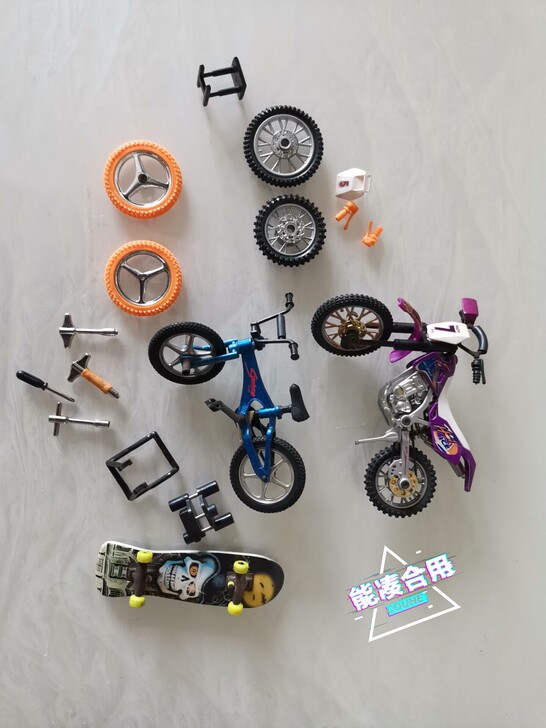 手指滑板摩托滑板自行车，摩托前后有减震自行...