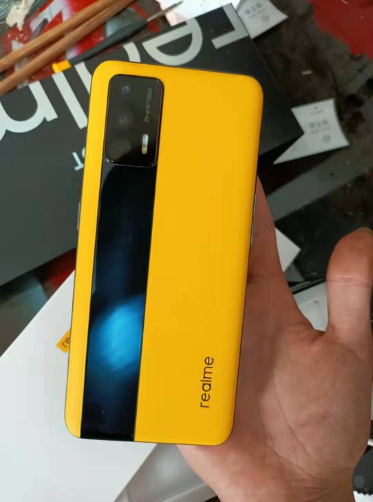 realme真我GT曙光战神特别版