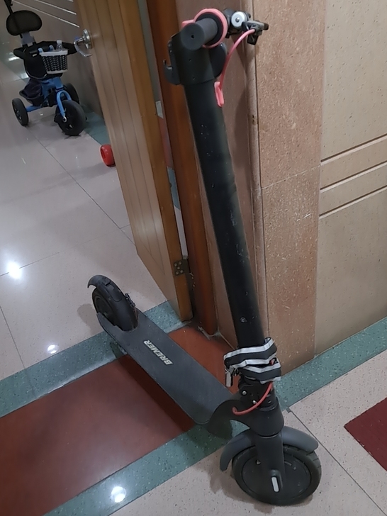 轻松折叠，重量轻可放车上。搬家了，小区用不...