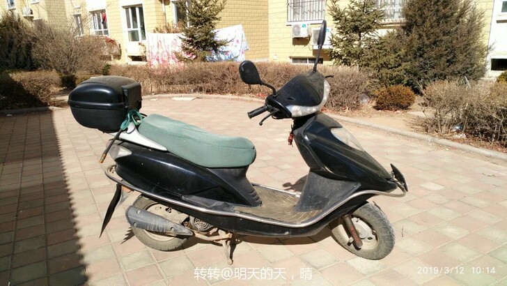 品牌型号：义鹰助力踏板摩托车