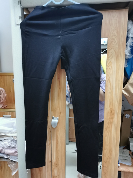 韩都衣舍裤子S码全新带吊牌有小瑕疵特价处理