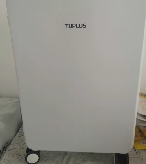 途加24寸白色行李箱，带吊牌，几乎全新 感...