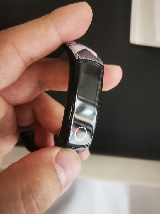 荣耀手环5nfc版的