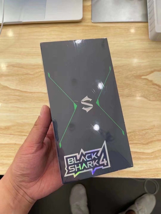 全新小米黑鲨4,12+128g配置 全新原...