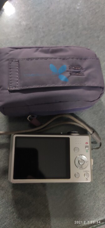 松下相机,之前京东买的,一直放着没怎么用过...