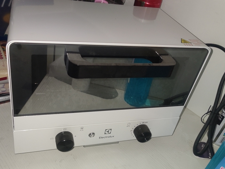 小型烤箱，买来拆开一直放着吃灰，转给有需要...