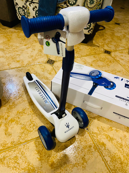 全新玛莎拉蒂儿童滑板车 家里有别人刚送的 ...
