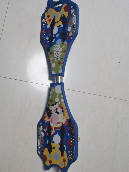 Micky mouse的滑板车,中信银行积...