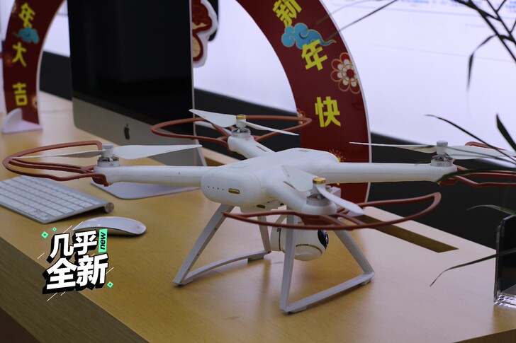 小米4k无人机，在店在售商品，特价。