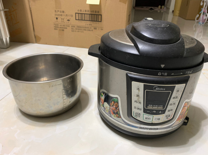 美的全智能电压力锅6L，双胆（一个不粘涂层...