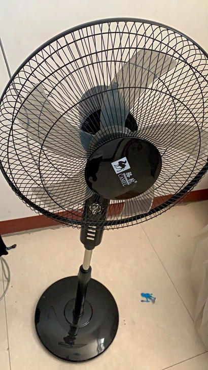 转卖16寸骆驼牌电风扇站式风扇家用落地扇