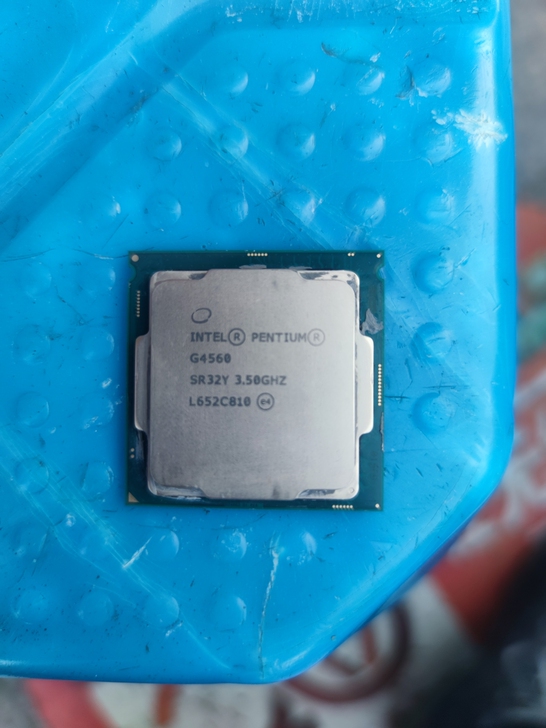 英特尔pentium G4560  带核显...