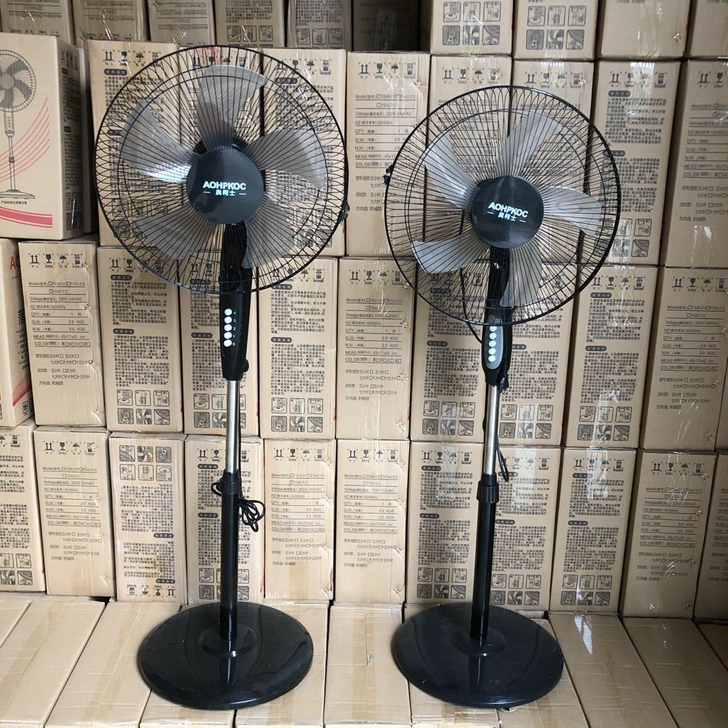 超市不开了！处理20台落地扇全新未拆封，全...