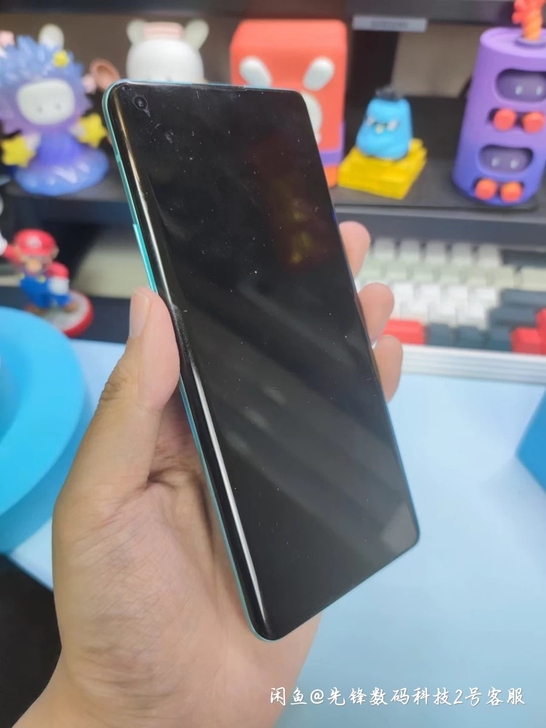 一加8PRO，8+128。2099，无诚意...