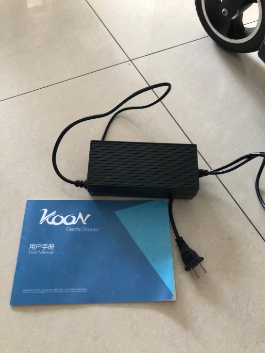 KOON电动滑板车 全新 充满一次电 没有...