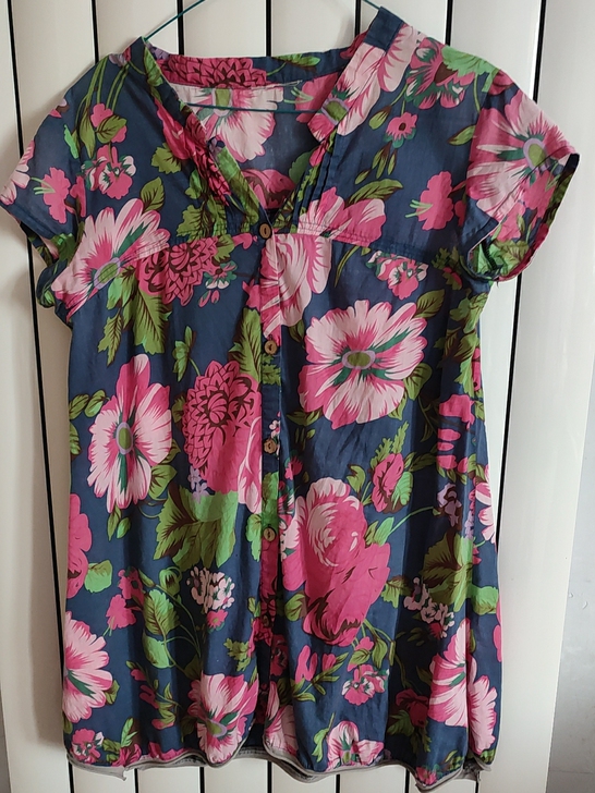 女式纯棉短袖衬衣，胸围100厘米衣长80厘...