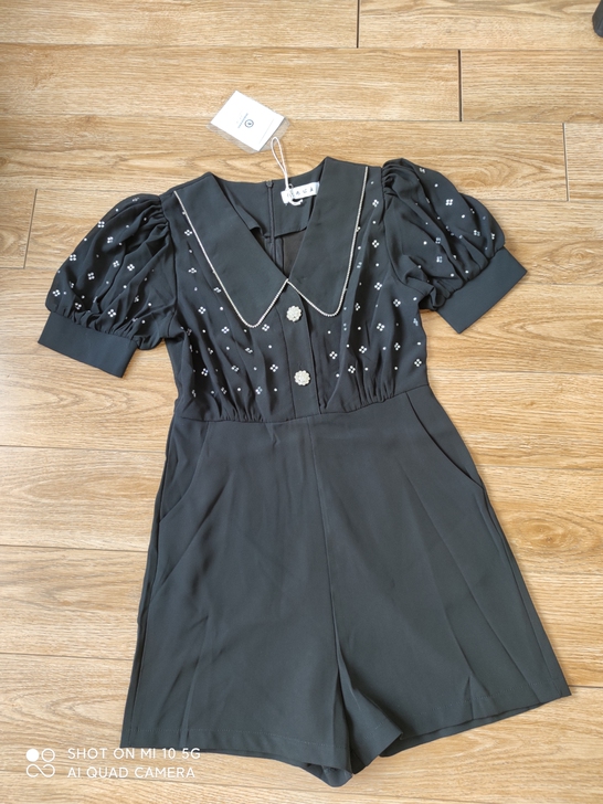 可盐可甜烫钻设计感轻熟连体裤 全新带吊牌，黑色雪纺面料，胸围