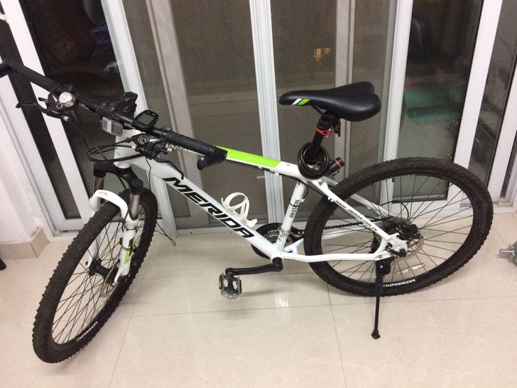 正品美利达山地车,9成新,另加装了货架、码...