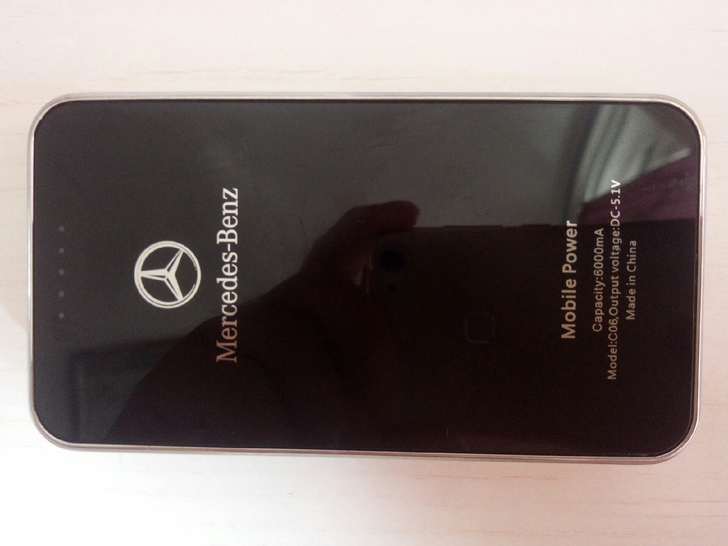 奔驰充电宝，6000mA，功能正常，新旧自...