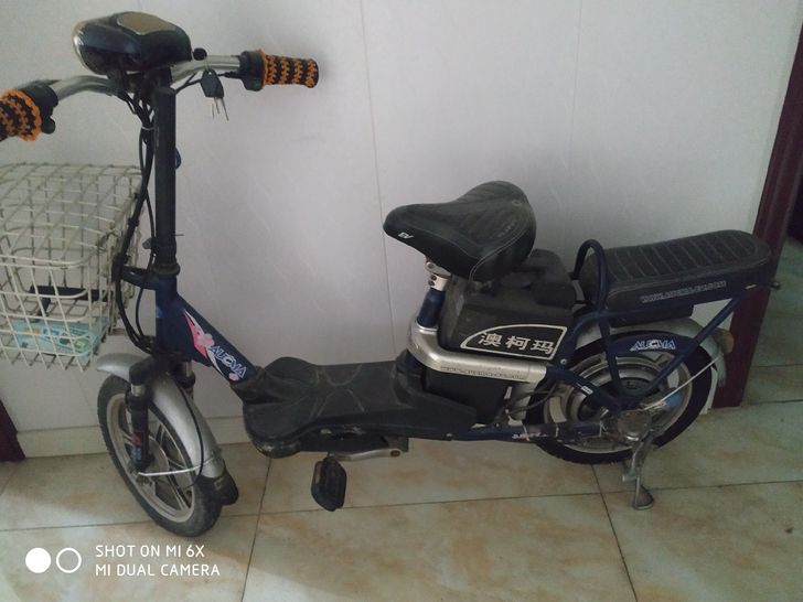 电动车，不想骑了，充一次电可跑25公里左右...