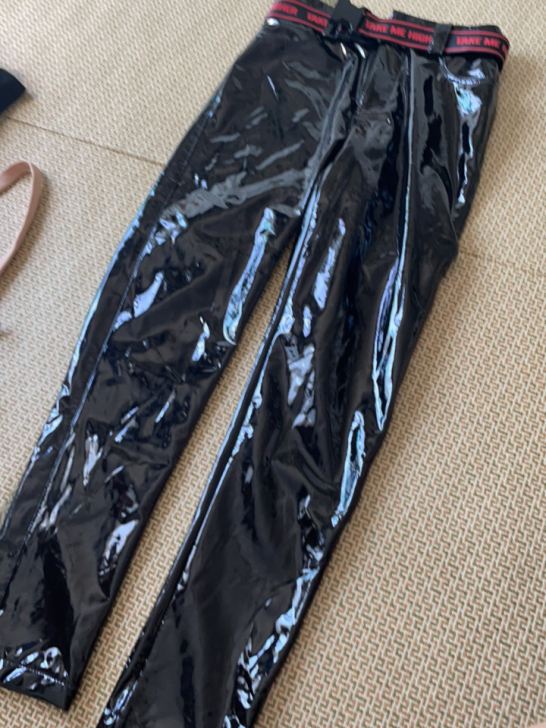 forever21女漆皮裤 码数160
