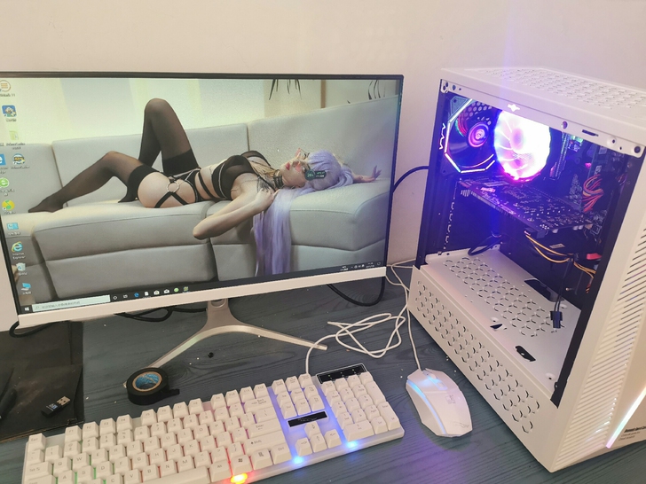 本人急出手高配电脑。台式电脑主机，鲁大师跑...