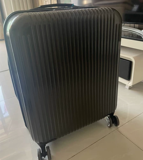 网易严选22寸行李箱旅行箱，之前公司做活动...