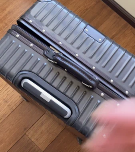 网易严选 旅行箱 基本全新 24寸 不接受...